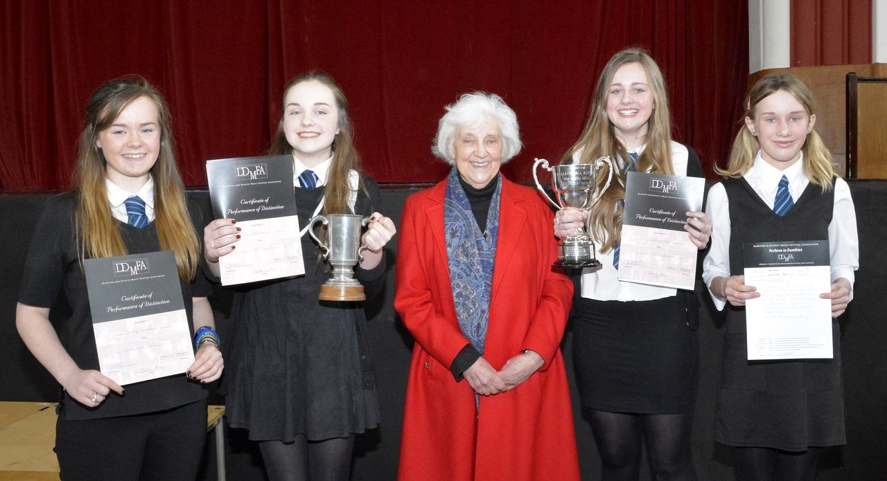 Emily Mia Justine and Ailsa with Mrs McVey